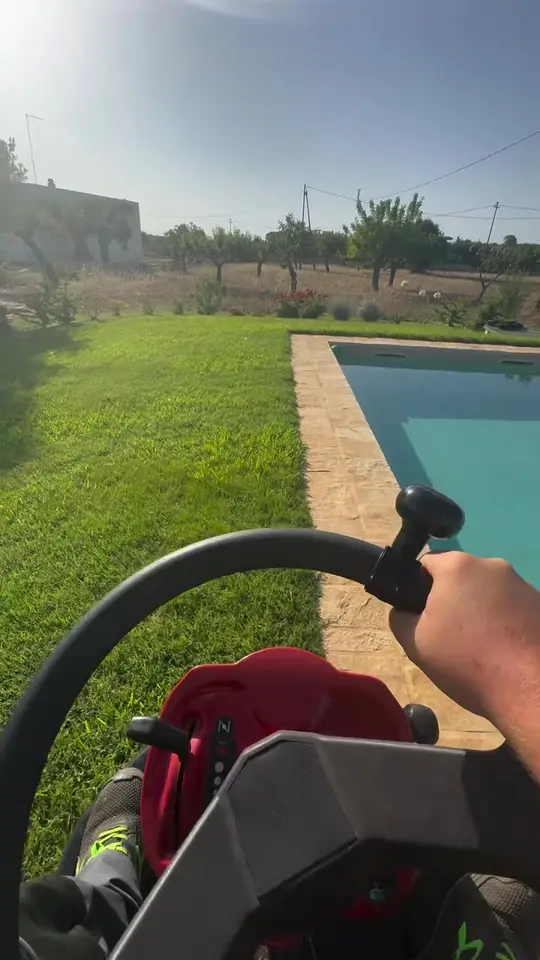 La calda estate non ci spaventa: Prati da piscina e aree commerciali