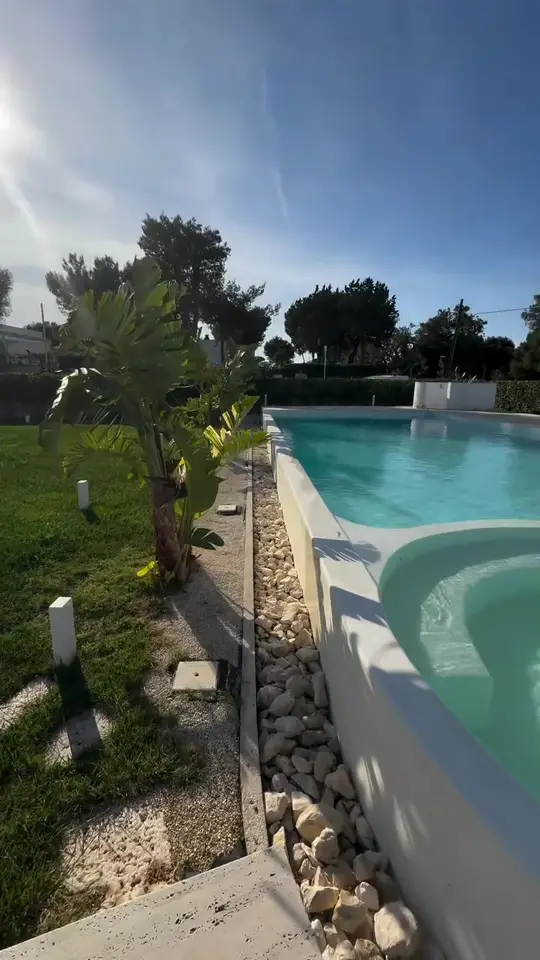 Garden tour d’estate: Ville con piscina in campagna